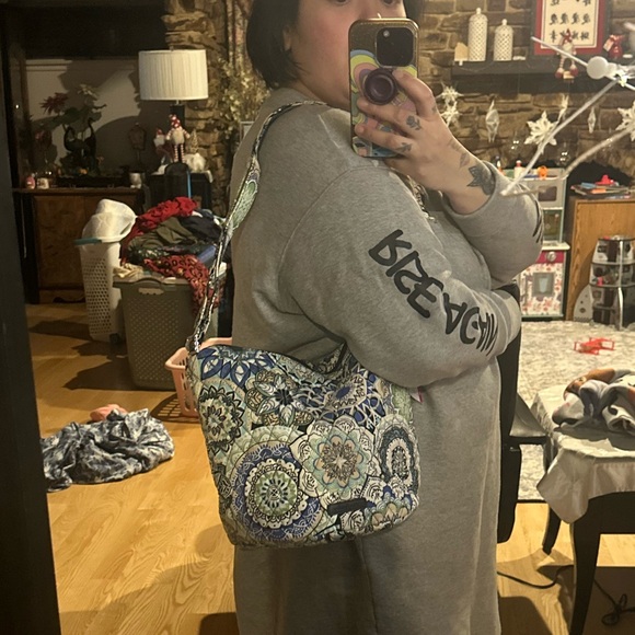 VERA BRADLEY NWT - bucket crossbody - Picture 8 of 9